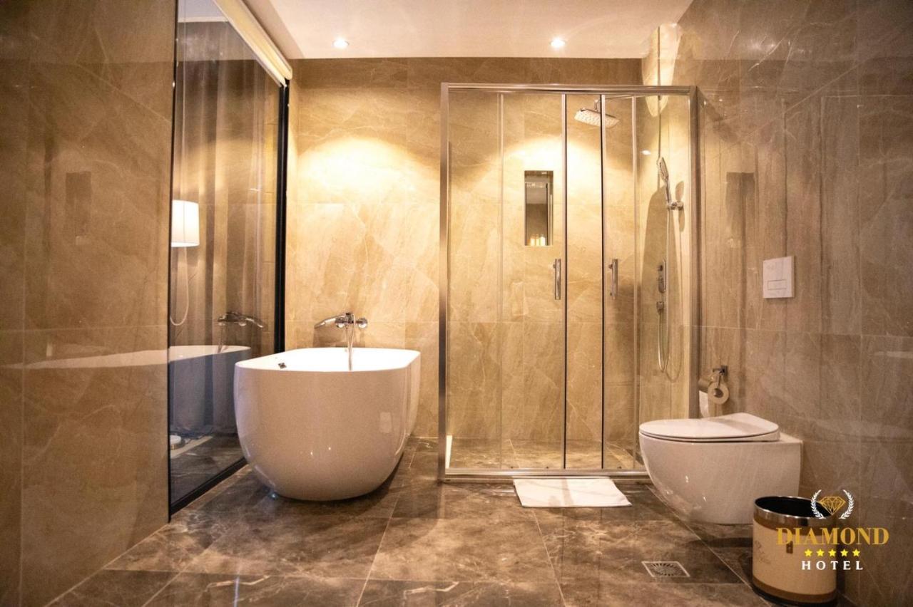 Hotel Diamond Prishtina Pristina Exterior photo Bathroom