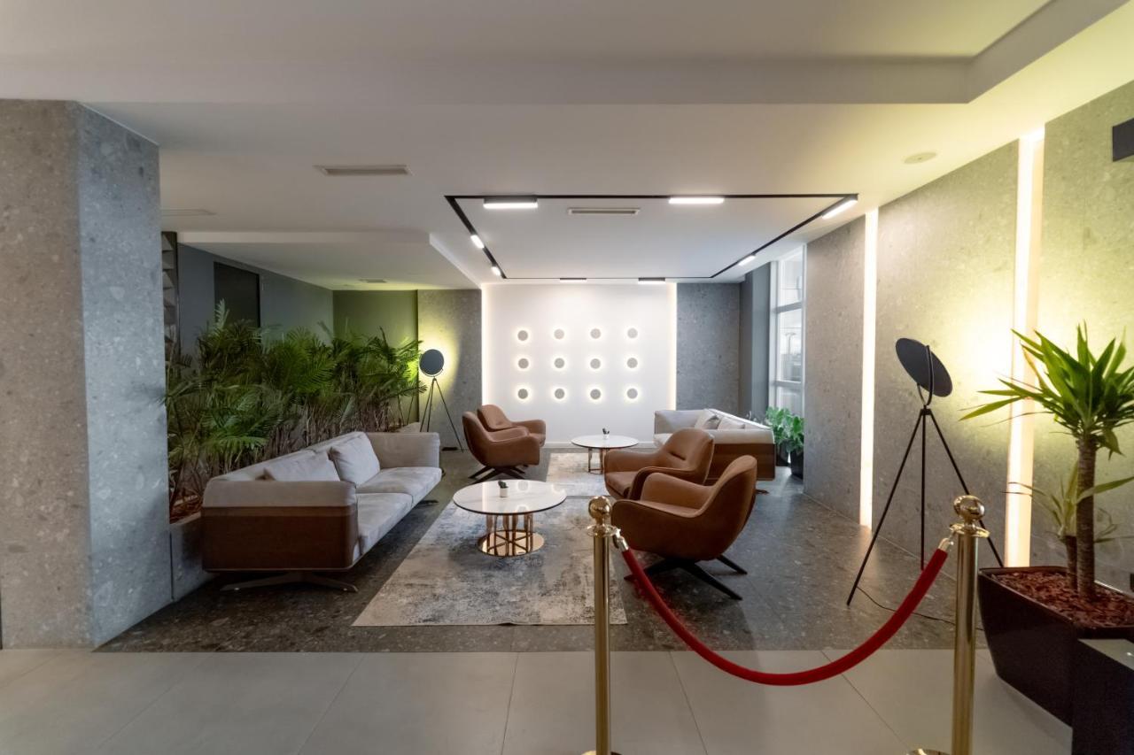 Hotel Diamond Prishtina Pristina Exterior photo Lobby